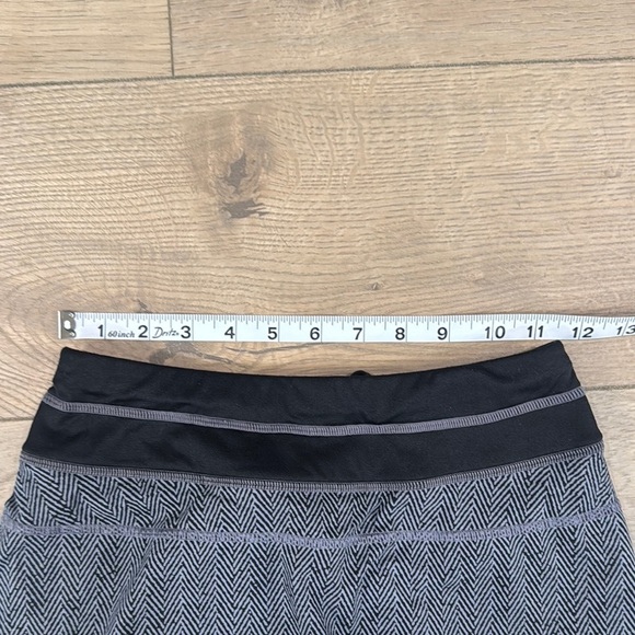 Athleta Women's Black and Gray Herringbone Skirted Leggings - Picture 9 of 16